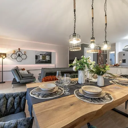 Alpenflair / Luxury / 100qm / Work / Travel / Netflix *