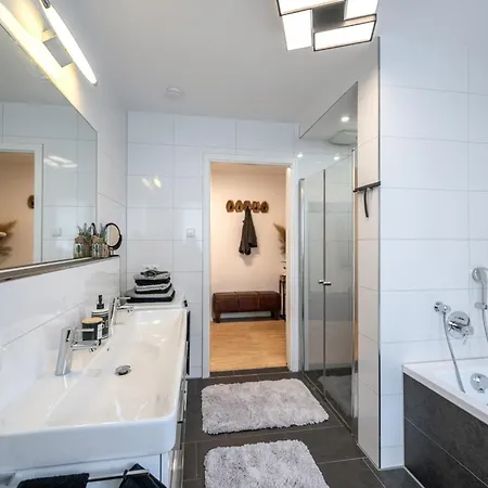 Apartmán Alpenflair / Luxury / 100qm / Work / Travel / Netflix *